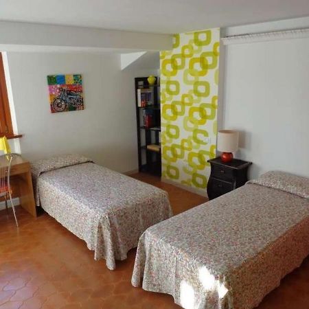 Appartamento Genziana - Con Vista Piscina E Garage Сирмионе Екстериор снимка