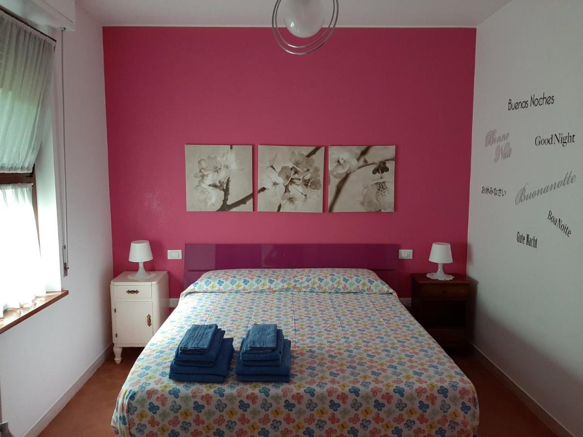 Appartamento Genziana - Con Vista Piscina E Garage Сирмионе Екстериор снимка