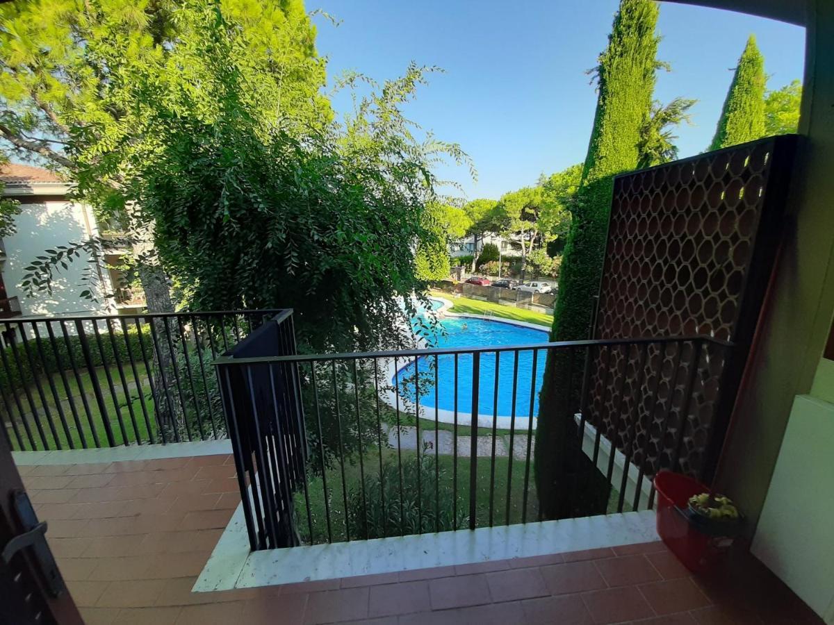 Appartamento Genziana - Con Vista Piscina E Garage Сирмионе Екстериор снимка