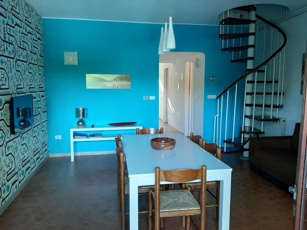 Appartamento Genziana - Con Vista Piscina E Garage Сирмионе Екстериор снимка