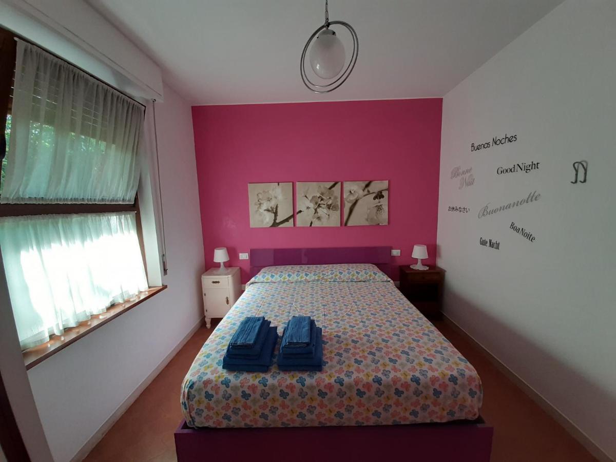 Appartamento Genziana - Con Vista Piscina E Garage Сирмионе Екстериор снимка